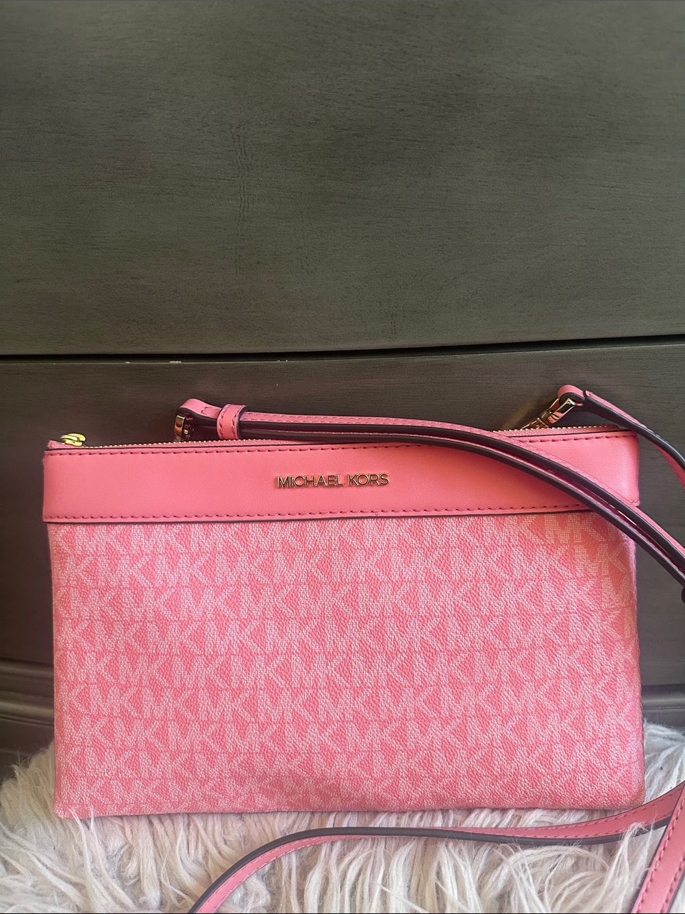 Michael Kors Pink Monogram Crossbody with Gold Hardware - Picture 2 of 9